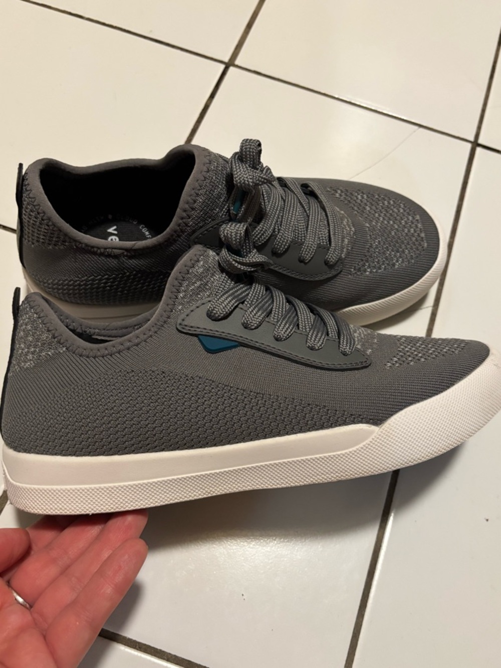 VESSI Weekend Classic WATERPROOF women’s sneakers size 7